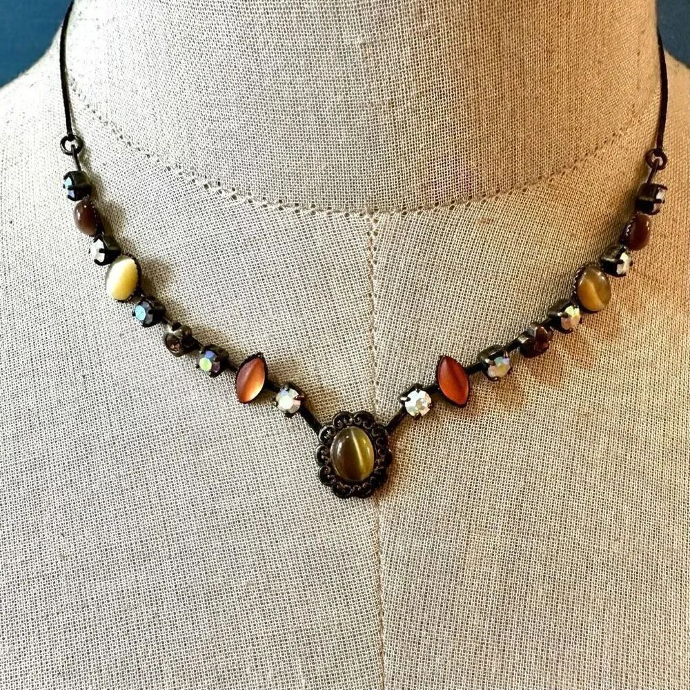 Lia Sophia cats eye rhinestone necklace